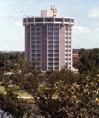 Round Holiday Inn Austin Texas 1964